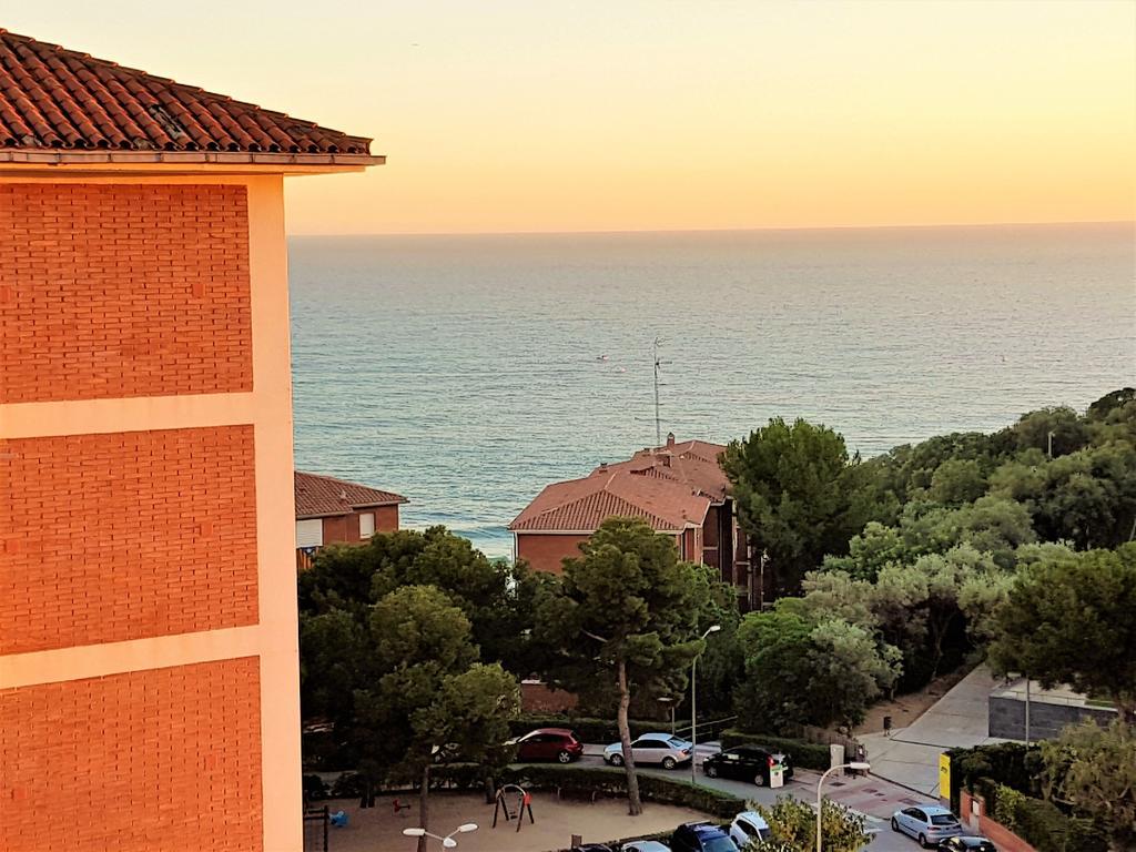 Helena Seaview & Beach-Apartment Монгат Экстерьер фото