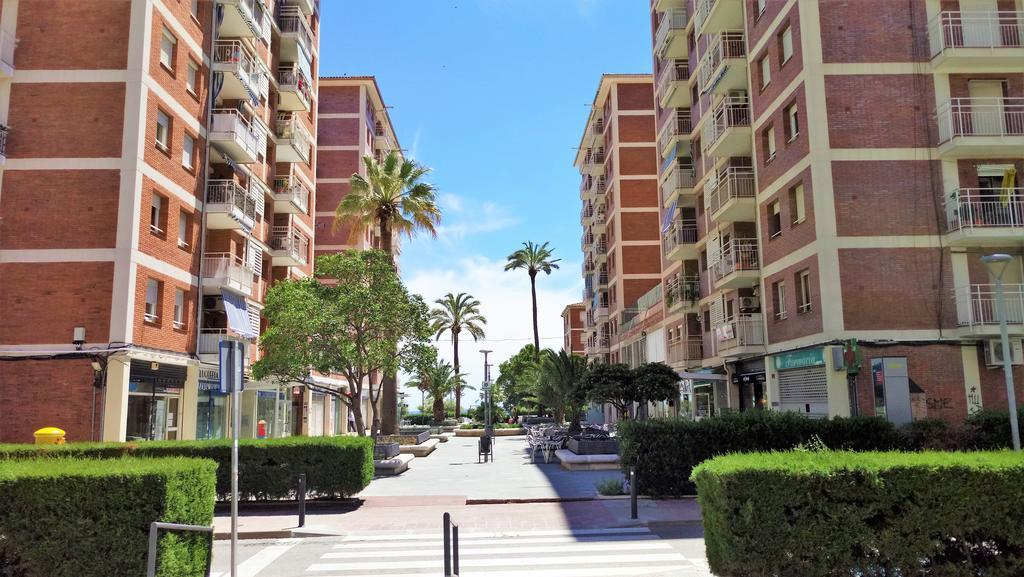 Helena Seaview & Beach-Apartment Монгат Экстерьер фото