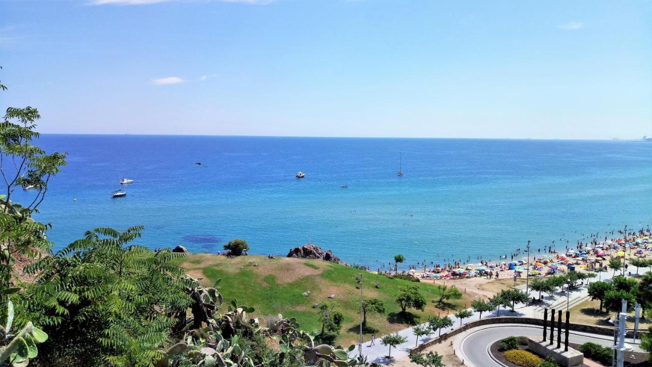 Helena Seaview & Beach-Apartment Монгат Экстерьер фото